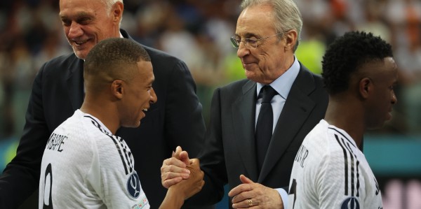 yl23455永利官网-清洗？每体：老佛爷告知皇马更衣室，除姆巴佩和裤袜没人是非卖品