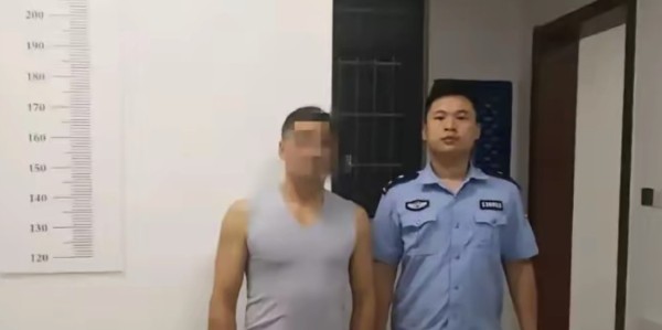 大快人心！47岁男子诋毁九三阅兵被拘7日，朋友圈恶臭言论被扒