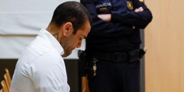 阿尔维斯强奸案只判4年半 但他要上诉 称自己无辜