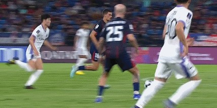 yl23455永利官网-半场：柔佛新山0-0广岛三箭，金朱晟染红，双方共3次中框