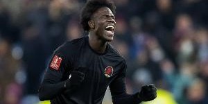 记者：吉达联合有意维拉中场阿马杜-奥纳纳，但目前尚未询价